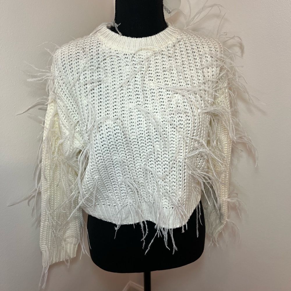 White Sweater with Feather detailing. NWT. Size M